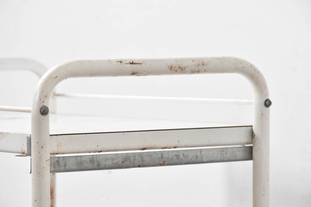 和製ヴィンテージ　アイアン製　シャビーな質感が魅力のキャスター付きワゴン　(R-086838)