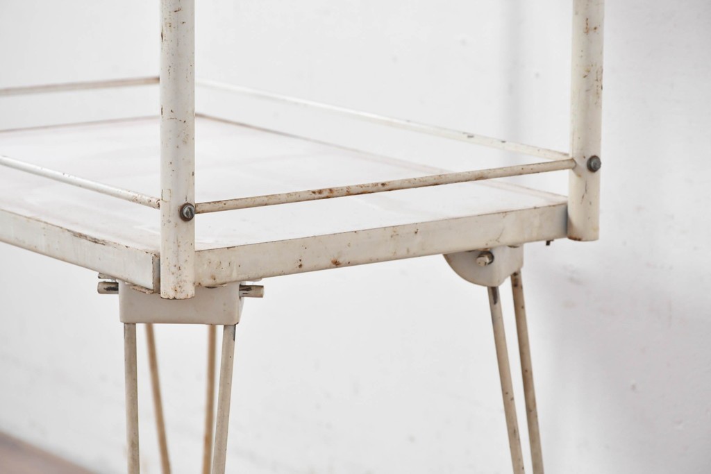 和製ヴィンテージ　アイアン製　シャビーな質感が魅力のキャスター付きワゴン　(R-086838)