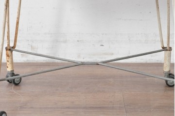 和製ヴィンテージ　アイアン製　シャビーな質感が魅力のキャスター付きワゴン　(R-086838)