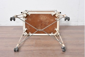 和製ヴィンテージ　アイアン製　シャビーな質感が魅力のキャスター付きワゴン　(R-086838)