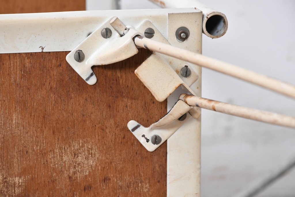 和製ヴィンテージ　アイアン製　シャビーな質感が魅力のキャスター付きワゴン　(R-086838)