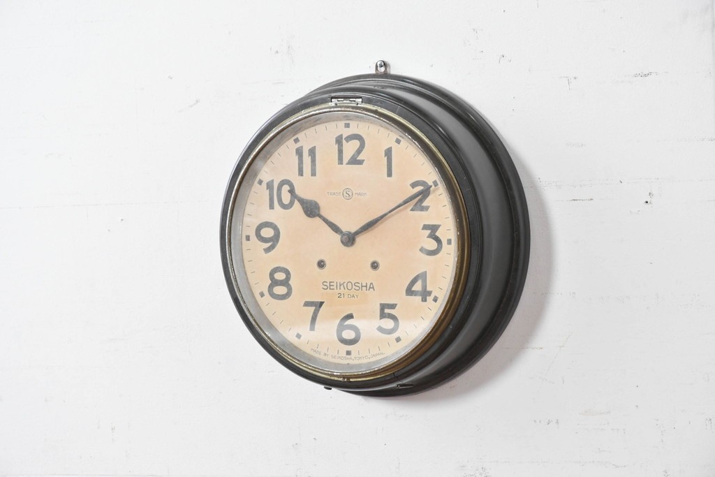 和製アンティーク　精工舎(SEIKOSHA、セイコー)　21DAY　黒いフレームが渋い味わいの丸型掛け時計　(R-086840)