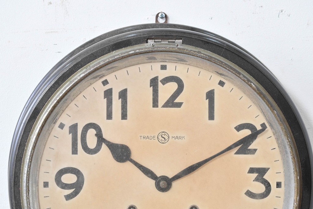 和製アンティーク　精工舎(SEIKOSHA、セイコー)　21DAY　黒いフレームが渋い味わいの丸型掛け時計　(R-086840)