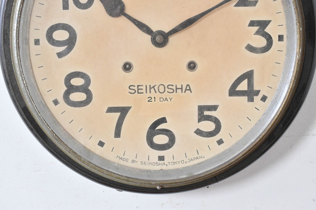 和製アンティーク　精工舎(SEIKOSHA、セイコー)　21DAY　黒いフレームが渋い味わいの丸型掛け時計　(R-086840)