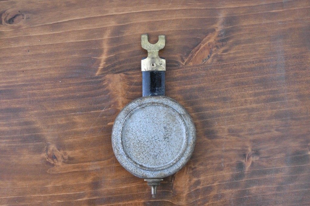 和製アンティーク　精工舎(SEIKOSHA、セイコー)　21DAY　黒いフレームが渋い味わいの丸型掛け時計　(R-086840)