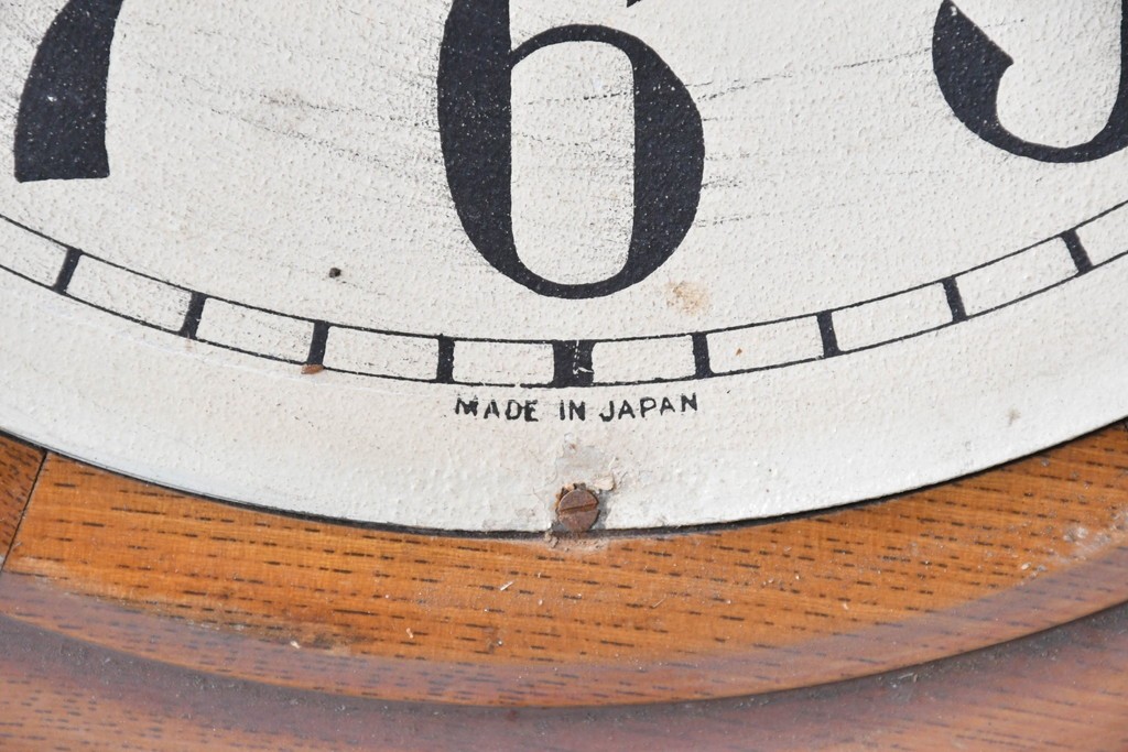 和製アンティーク　文字盤デザインが目を惹く丸型掛け時計　(R-086843)