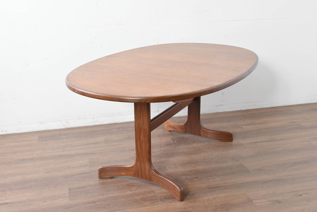 イギリスヴィンテージ　G-PLAN(ジープラン)　広々使えるオーバル型のホエールレッグ・エクステンションテーブル　(R-086844)