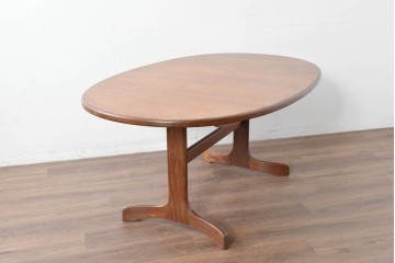 イギリスヴィンテージ　G-PLAN(ジープラン)　広々使えるオーバル型のホエールレッグ・エクステンションテーブル　(R-086844)