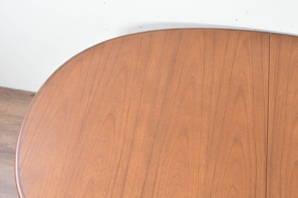 イギリスヴィンテージ　G-PLAN(ジープラン)　広々使えるオーバル型のホエールレッグ・エクステンションテーブル　(R-086844)