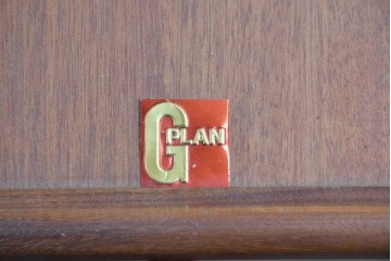 イギリスヴィンテージ　G-PLAN(ジープラン)　広々使えるオーバル型のホエールレッグ・エクステンションテーブル　(R-086844)