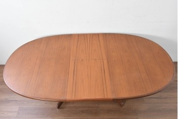 イギリスヴィンテージ　G-PLAN(ジープラン)　広々使えるオーバル型のホエールレッグ・エクステンションテーブル　(R-086844)