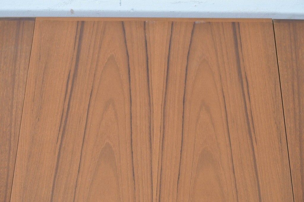 イギリスヴィンテージ　G-PLAN(ジープラン)　広々使えるオーバル型のホエールレッグ・エクステンションテーブル　(R-086844)