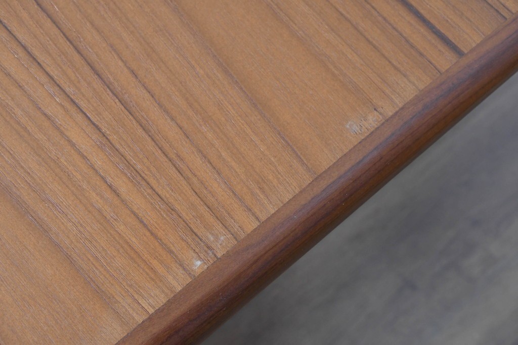 イギリスヴィンテージ　G-PLAN(ジープラン)　広々使えるオーバル型のホエールレッグ・エクステンションテーブル　(R-086844)