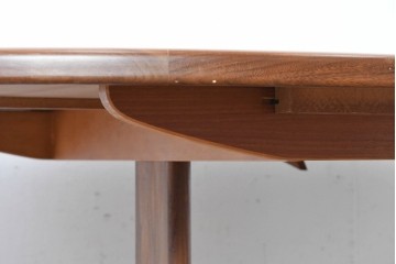 イギリスヴィンテージ　G-PLAN(ジープラン)　広々使えるオーバル型のホエールレッグ・エクステンションテーブル　(R-086844)