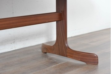 イギリスヴィンテージ　G-PLAN(ジープラン)　広々使えるオーバル型のホエールレッグ・エクステンションテーブル　(R-086844)