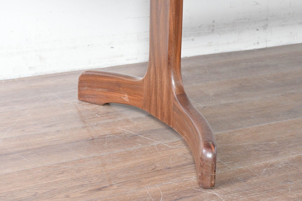 イギリスヴィンテージ　G-PLAN(ジープラン)　広々使えるオーバル型のホエールレッグ・エクステンションテーブル　(R-086844)