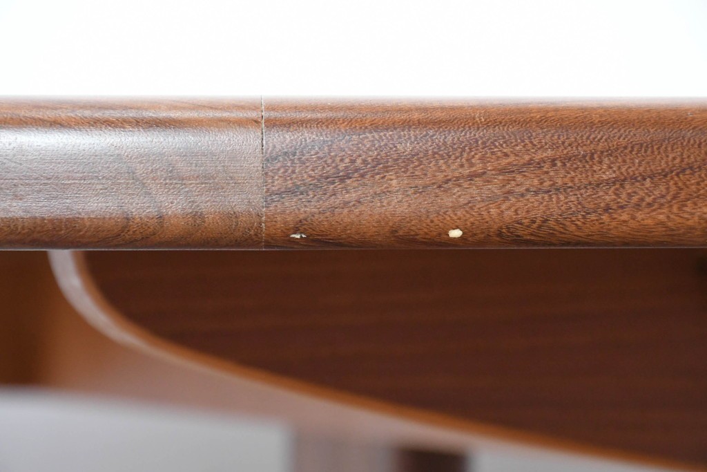 イギリスヴィンテージ　G-PLAN(ジープラン)　広々使えるオーバル型のホエールレッグ・エクステンションテーブル　(R-086844)