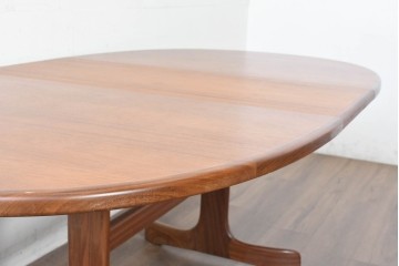 イギリスヴィンテージ　G-PLAN(ジープラン)　広々使えるオーバル型のホエールレッグ・エクステンションテーブル　(R-086844)