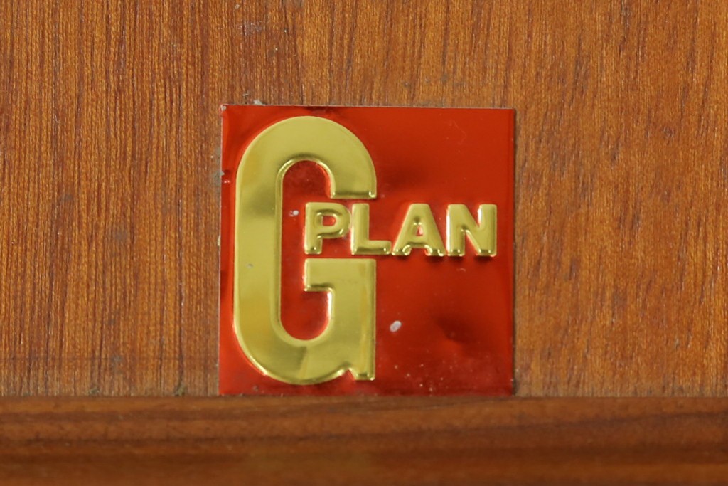 イギリスヴィンテージ　G-PLAN(ジープラン)　広々使えるオーバル型のホエールレッグ・エクステンションテーブル　(R-086844)