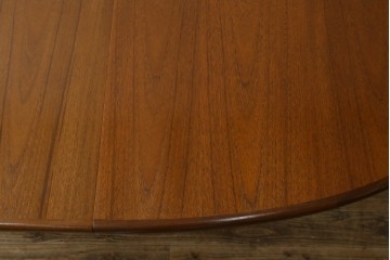 イギリスヴィンテージ　G-PLAN(ジープラン)　広々使えるオーバル型のホエールレッグ・エクステンションテーブル　(R-086844)