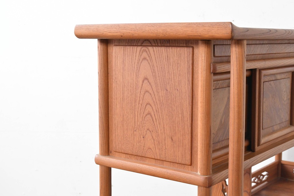 和製ヴィンテージ　国産職人手作り　総欅(ケヤキ)材　透かし彫りが上品な茶棚　(R-086845)