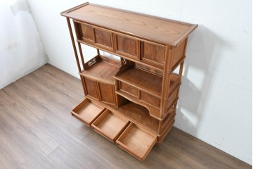 和製ヴィンテージ　国産職人手作り　総欅(ケヤキ)材　透かし彫りが上品な茶棚　(R-086845)