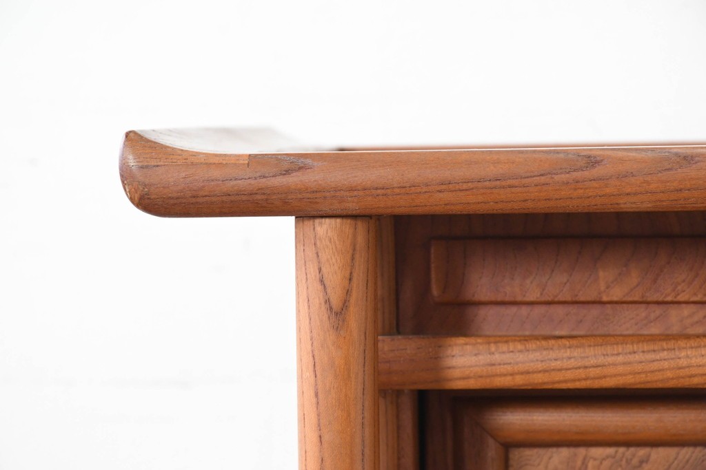 和製ヴィンテージ　国産職人手作り　総欅(ケヤキ)材　透かし彫りが上品な茶棚　(R-086845)