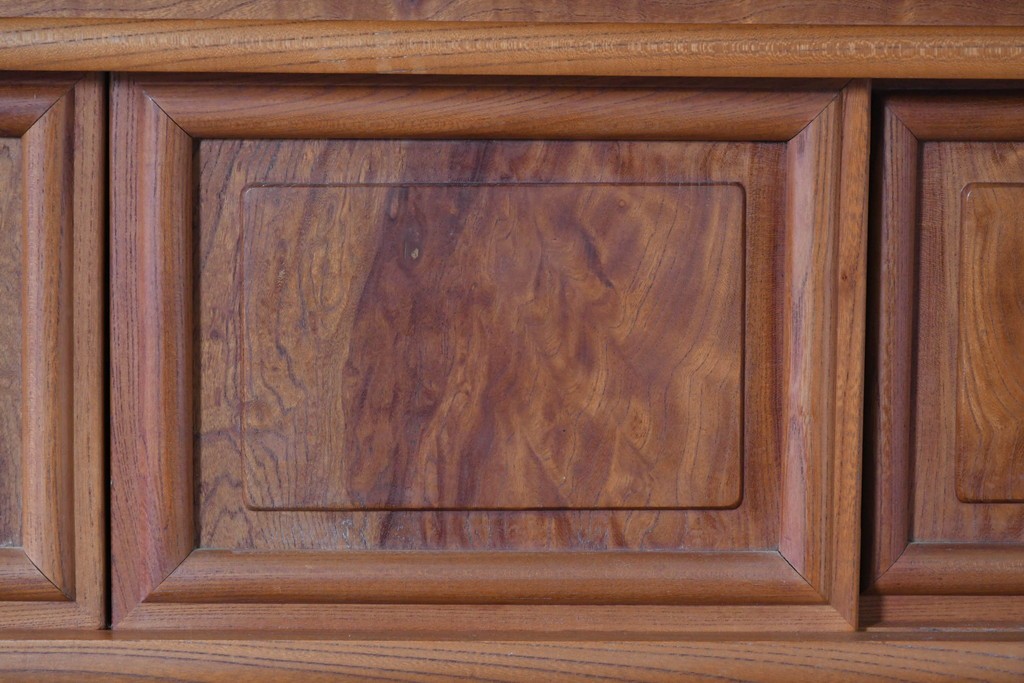 和製ヴィンテージ　国産職人手作り　総欅(ケヤキ)材　透かし彫りが上品な茶棚　(R-086845)