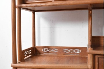 和製ヴィンテージ　国産職人手作り　総欅(ケヤキ)材　透かし彫りが上品な茶棚　(R-086845)