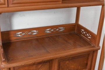 和製ヴィンテージ　国産職人手作り　総欅(ケヤキ)材　透かし彫りが上品な茶棚　(R-086845)