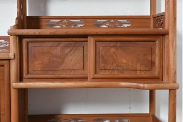 和製ヴィンテージ　国産職人手作り　総欅(ケヤキ)材　透かし彫りが上品な茶棚　(R-086845)