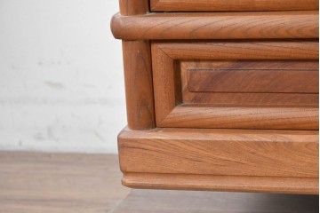 和製ヴィンテージ　国産職人手作り　総欅(ケヤキ)材　透かし彫りが上品な茶棚　(R-086845)