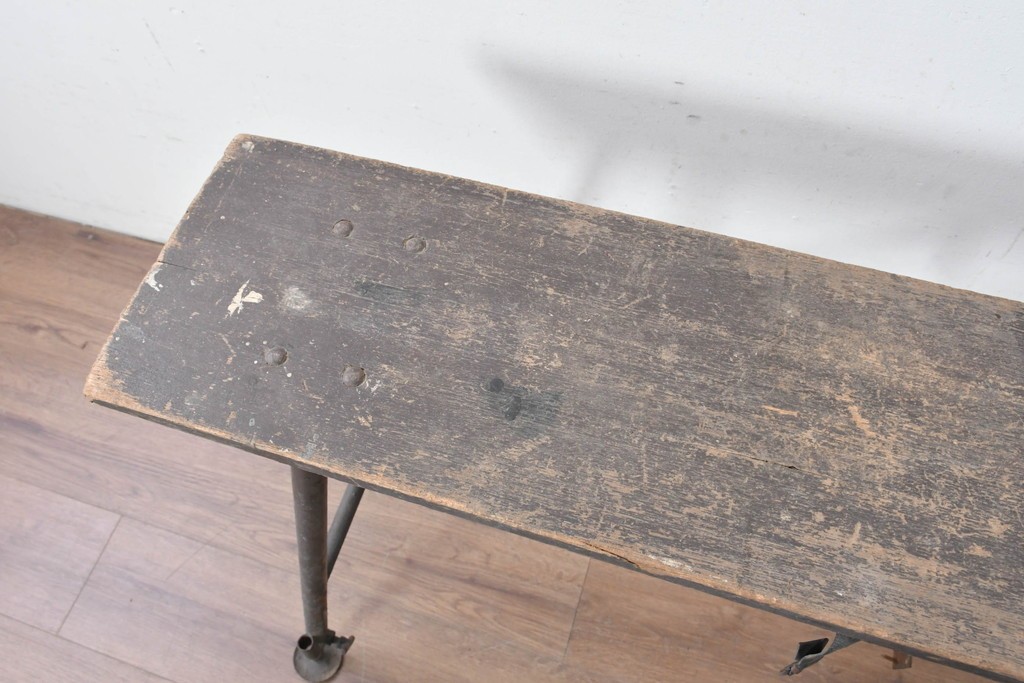 和製ヴィンテージ　建築足場をリメイクした無骨な折りたたみ式作業台　(R-086847)