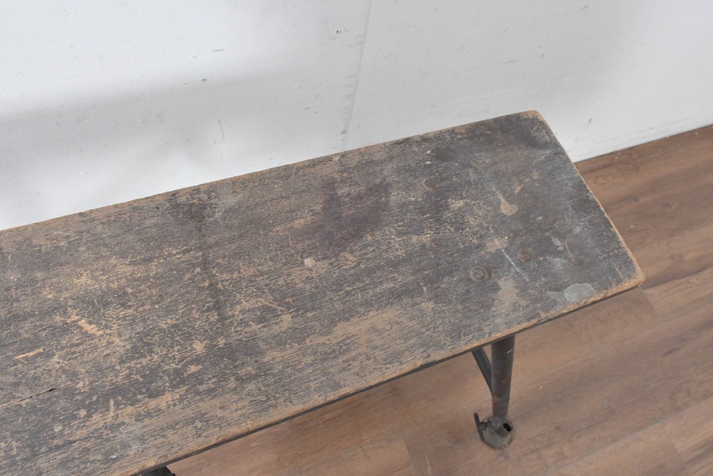 和製ヴィンテージ　建築足場をリメイクした無骨な折りたたみ式作業台　(R-086847)