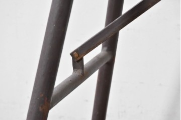 和製ヴィンテージ　建築足場をリメイクした無骨な折りたたみ式作業台　(R-086847)