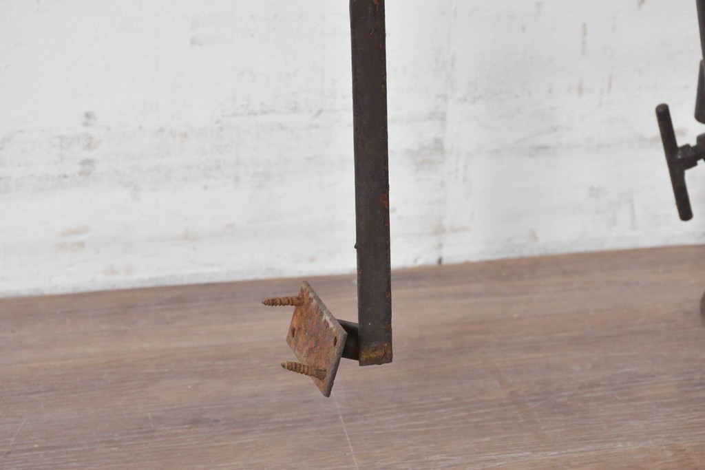 和製ヴィンテージ　建築足場をリメイクした無骨な折りたたみ式作業台　(R-086847)