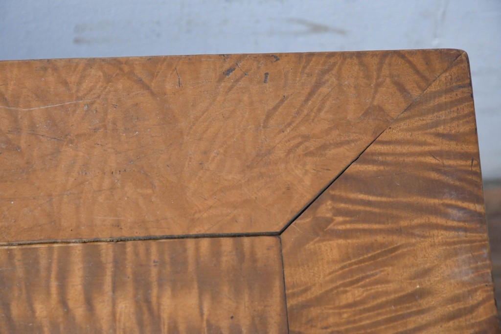 和製アンティーク　栃(トチ)材　希少な縮み杢が使用された飴色の座卓　(R-086848)