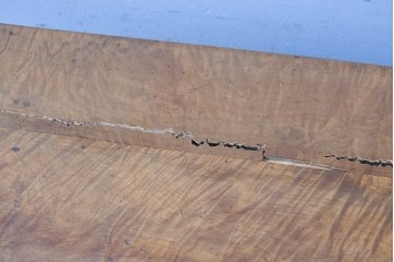 和製アンティーク　栃(トチ)材　希少な縮み杢が使用された飴色の座卓　(R-086848)