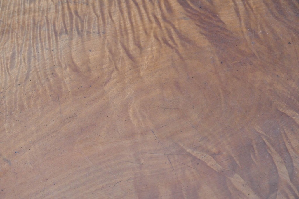 和製アンティーク　栃(トチ)材　希少な縮み杢が使用された飴色の座卓　(R-086848)
