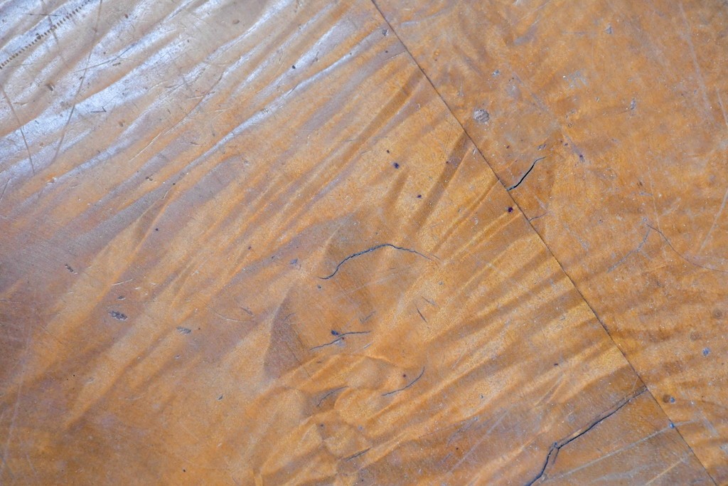 和製アンティーク　栃(トチ)材　希少な縮み杢が使用された飴色の座卓　(R-086848)