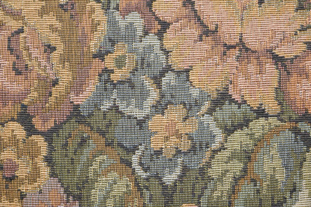 中古　イタリア高級輸入家具　華やかなゴブラン織りのダイニングチェア　(R-086849)