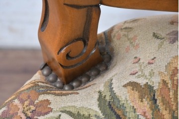 中古　イタリア高級輸入家具　華やかなゴブラン織りのダイニングチェア　(R-086849)