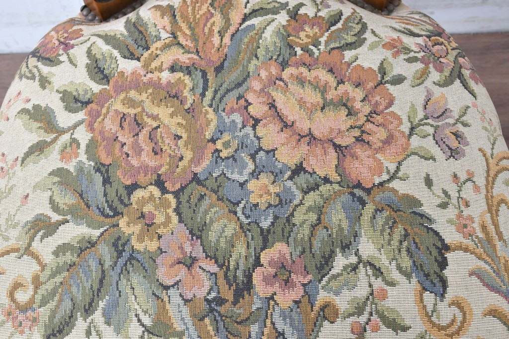 中古　イタリア高級輸入家具　華やかなゴブラン織りのダイニングチェア　(R-086849)