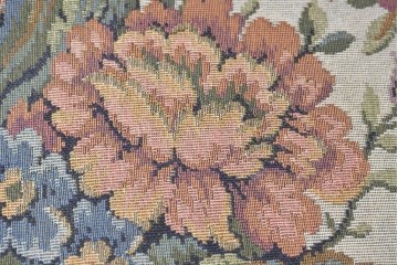 中古　イタリア高級輸入家具　華やかなゴブラン織りのダイニングチェア　(R-086849)