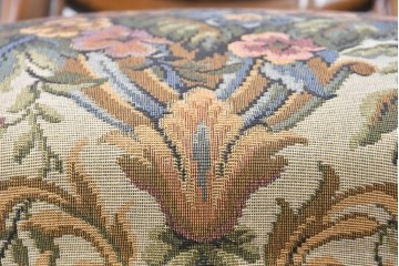 中古　イタリア高級輸入家具　華やかなゴブラン織りのダイニングチェア　(R-086849)