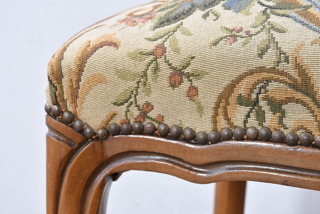 中古　イタリア高級輸入家具　華やかなゴブラン織りのダイニングチェア　(R-086849)