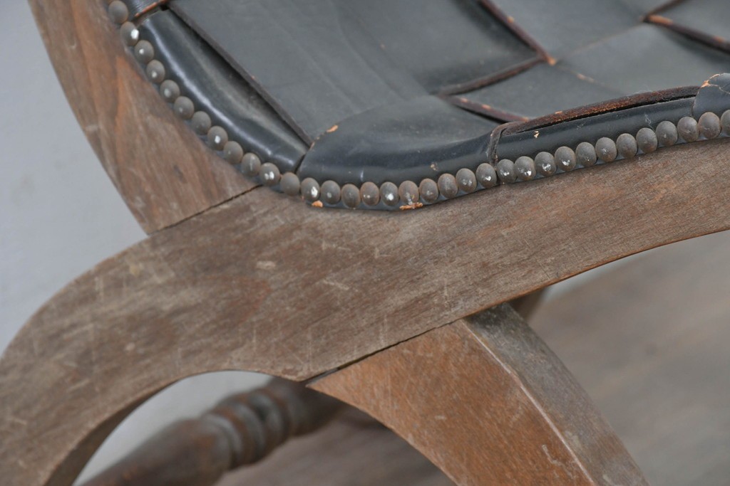 スペインヴィンテージ　Pierre Lottier(ピエール・ロティエ)　本革を格子状に編み込んだスリッパチェア　(R-086850)