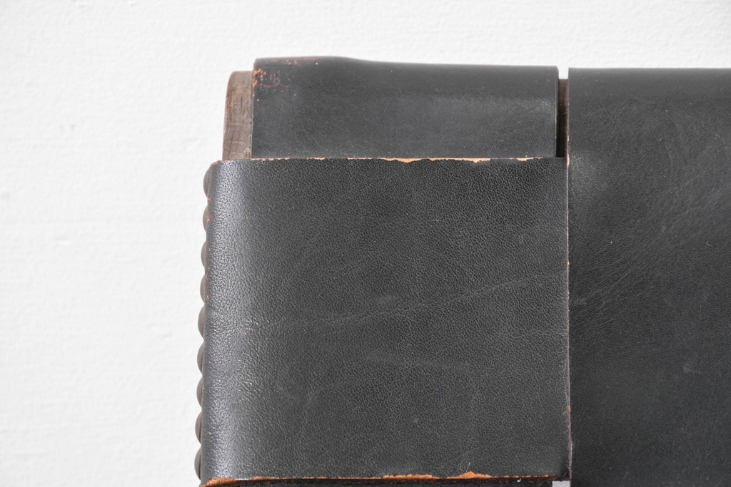 スペインヴィンテージ　Pierre Lottier(ピエール・ロティエ)　本革を格子状に編み込んだスリッパチェア　(R-086850)