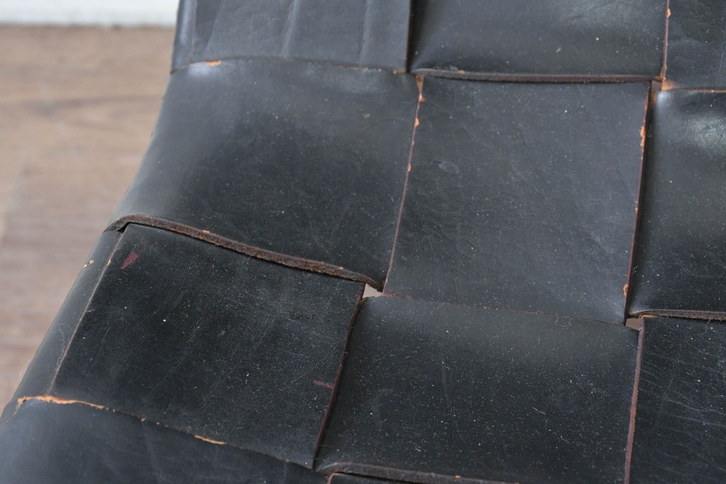 スペインヴィンテージ　Pierre Lottier(ピエール・ロティエ)　本革を格子状に編み込んだスリッパチェア　(R-086850)