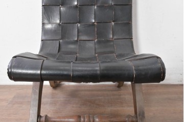 スペインヴィンテージ　Pierre Lottier(ピエール・ロティエ)　本革を格子状に編み込んだスリッパチェア　(R-086850)